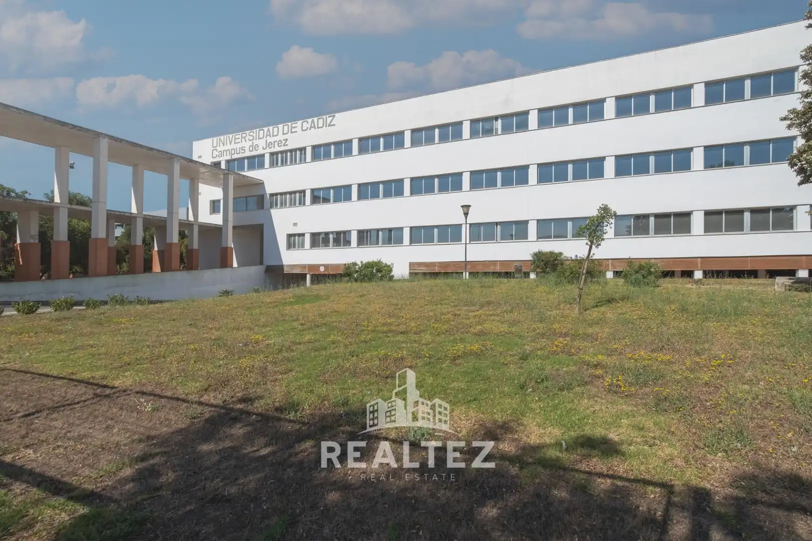 Exterior view of Flat for sale in Jerez de la Frontera  with Terrace, Balcony and Alarm