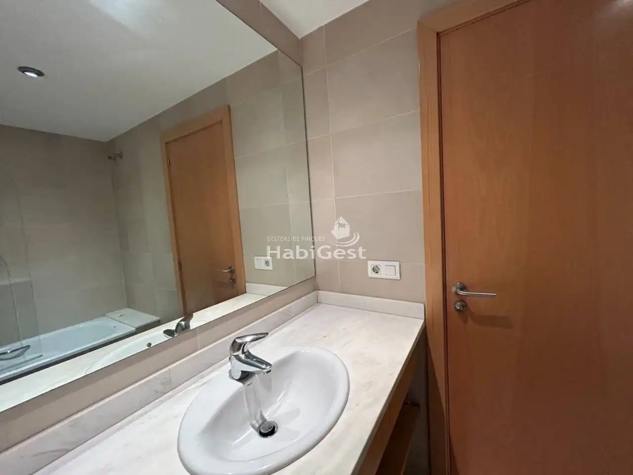 Baño de Piso en venta en Girona con Aire acondicionado, Calefacción y Parquet