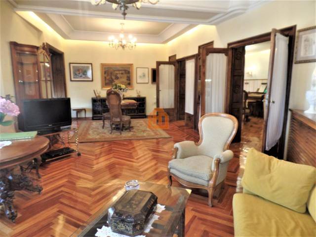 Piso en Alquiler en Plaza Guzmán el Bueno en Centro Ciudad