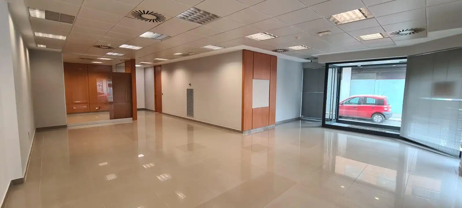 Local comercial de lloguer a Cartagena ciudad