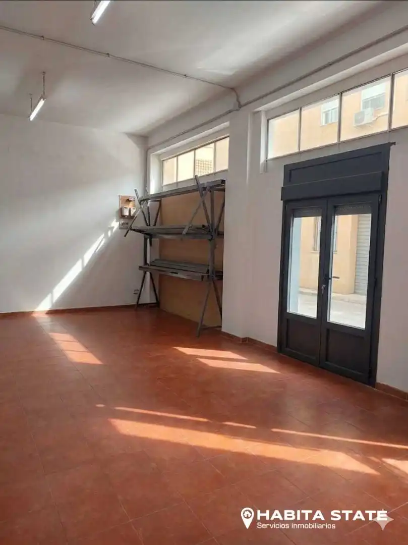 Local en venta en Almería