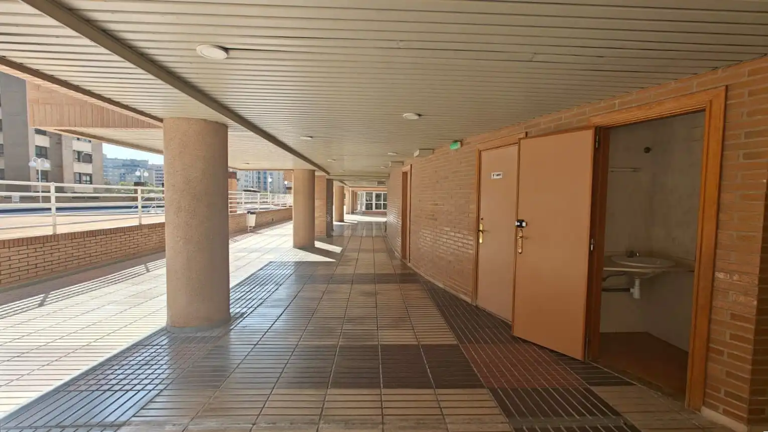 Flat for sale in Valencia  with Air Conditioner, Furnished and Oven