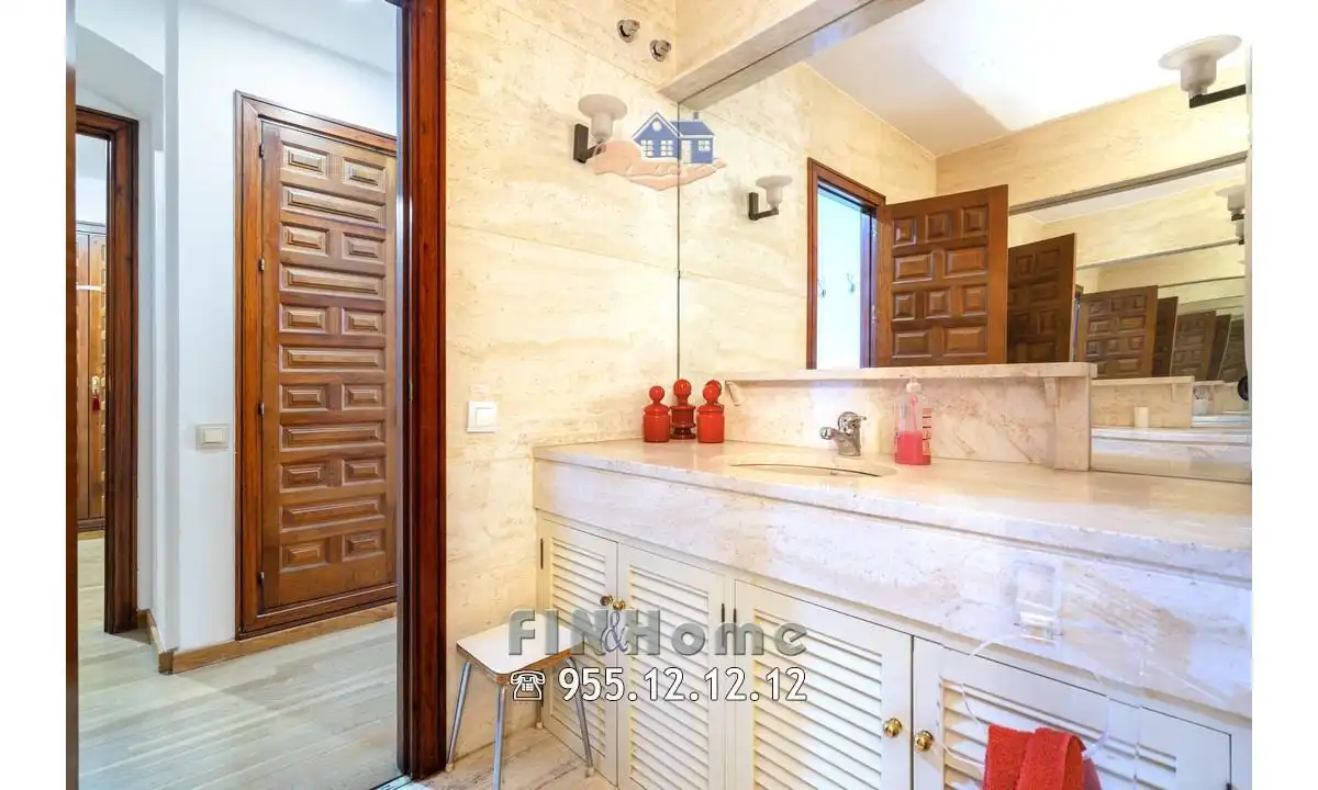 Baño de Ático de alquiler en Sevilla con Aire acondicionado, Calefacción y Jardín privado