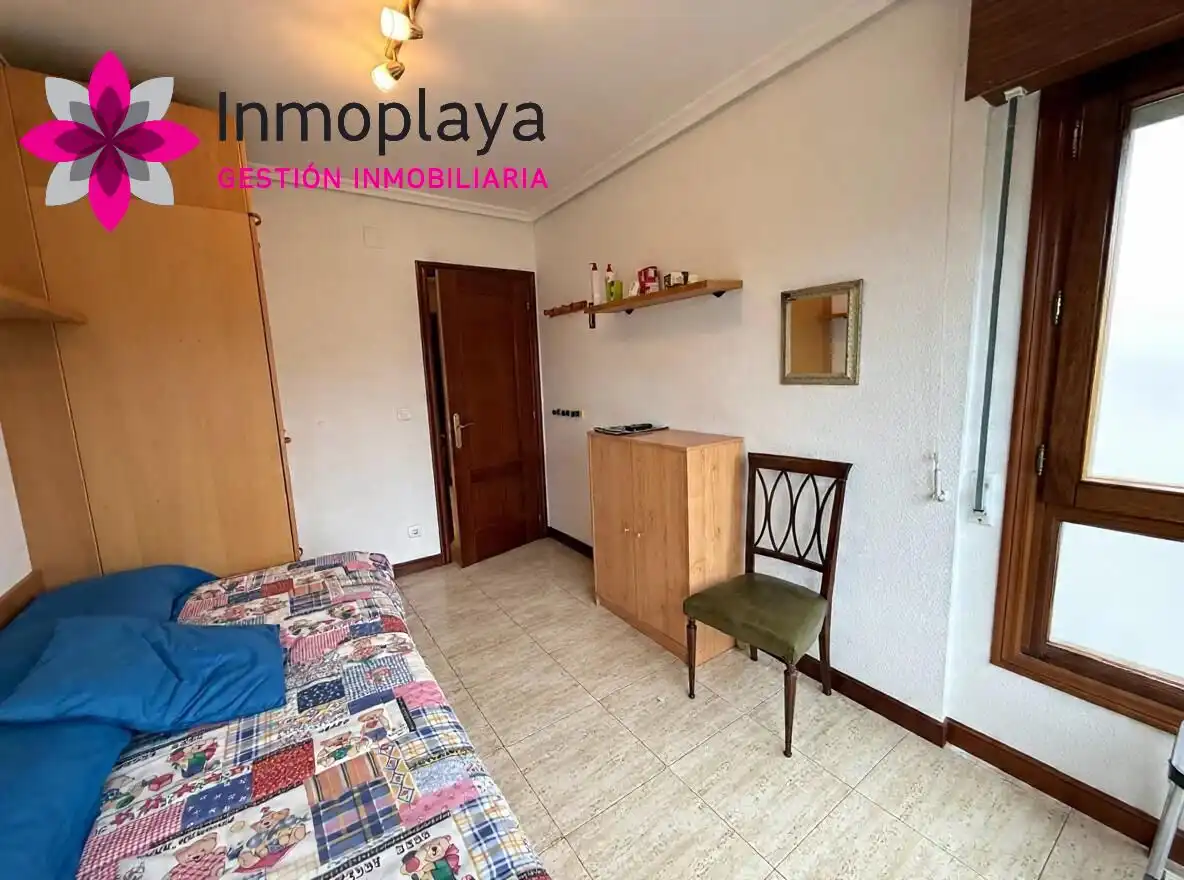 Vista exterior de Piso en venta en Noja con Calefacción, Terraza y Amueblado