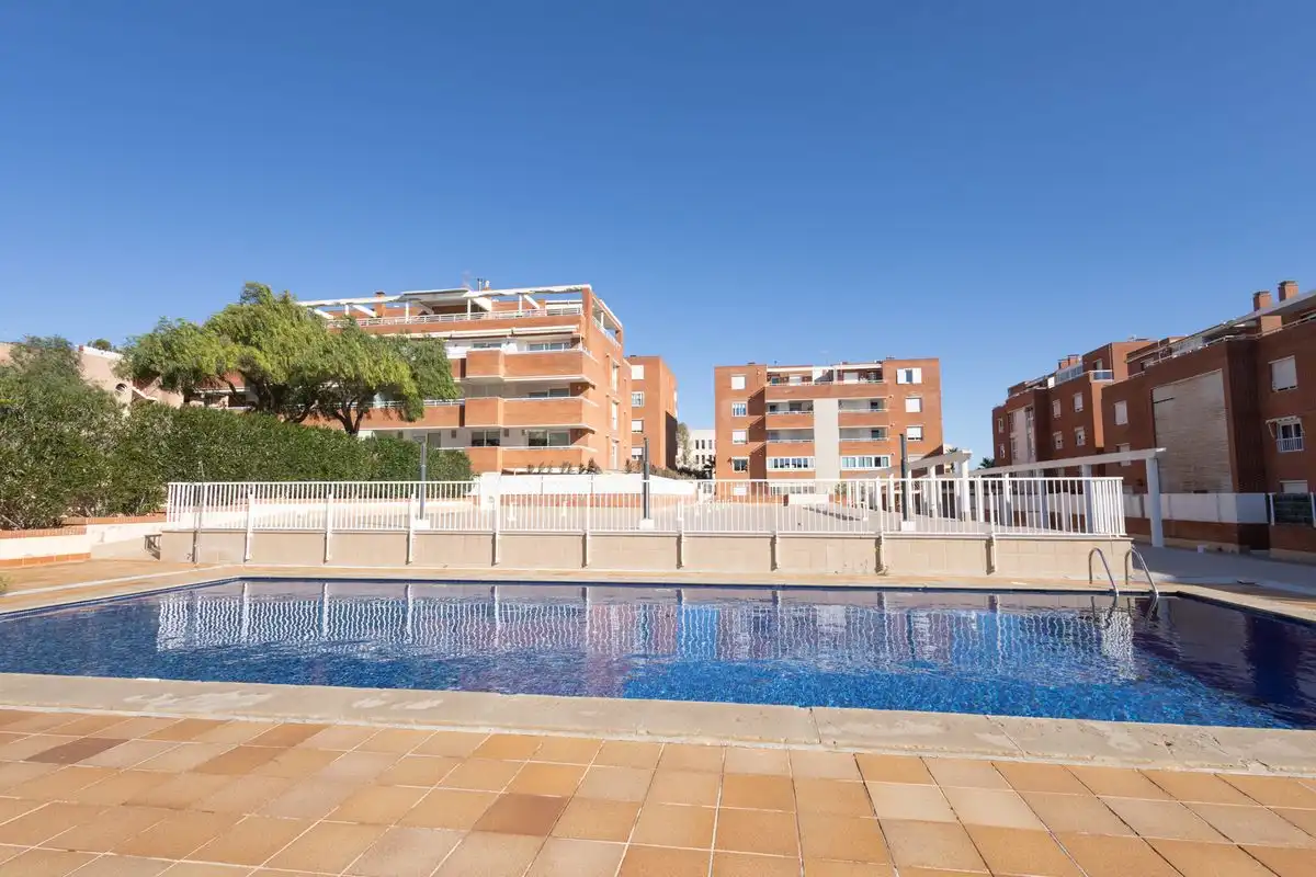 Piscina de Pis en venda en Eivissa amb Aire condicionat, Calefacció i Jardí privat