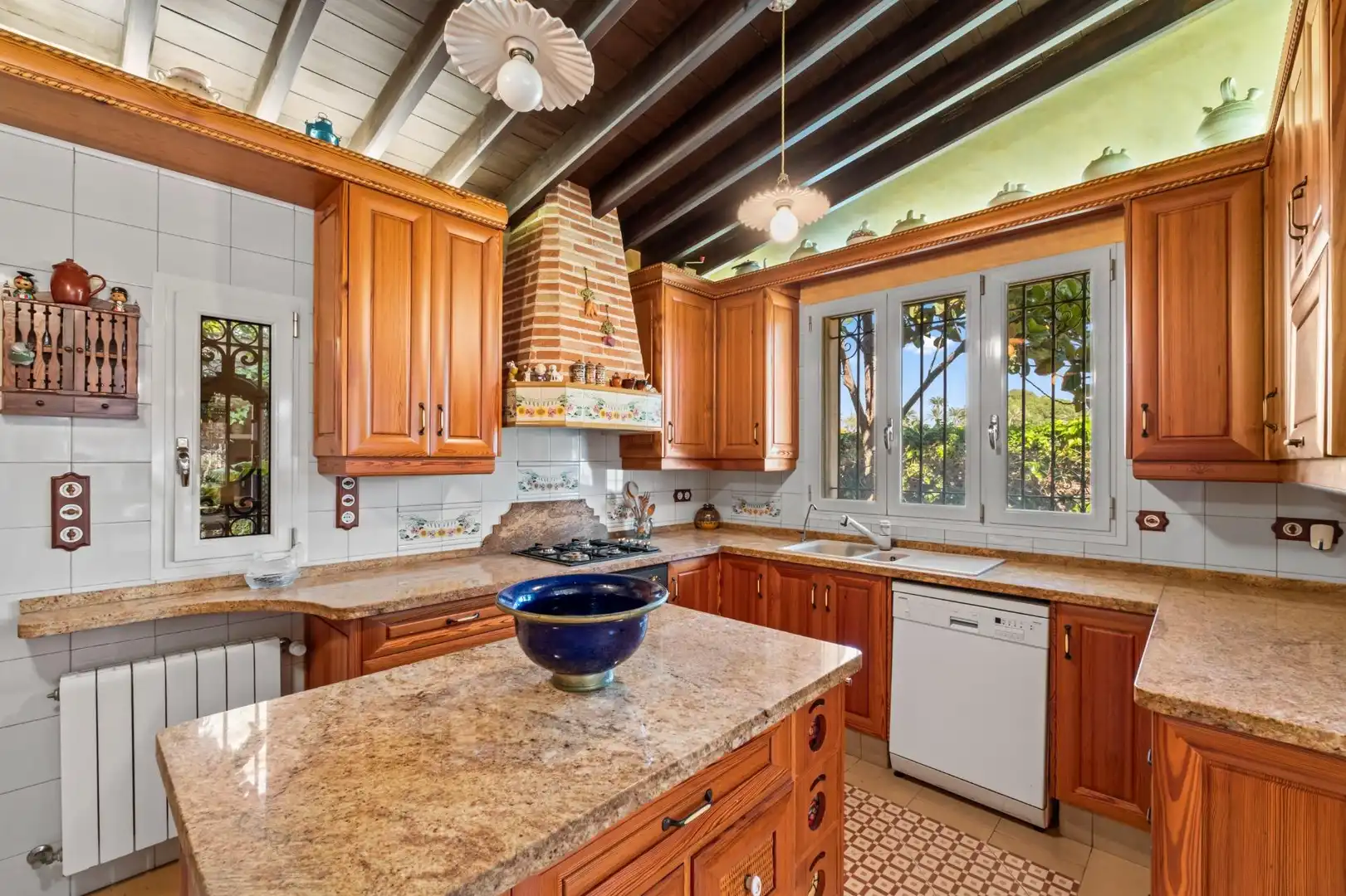 Cocina de Casa o chalet en venta en Elche / Elx con Aire acondicionado, Calefacción y Jardín privado