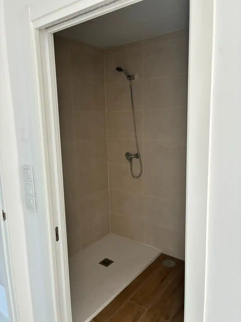 Bathroom of Flat for sale in Badajoz  with Air Conditioner, Heating and Storage room