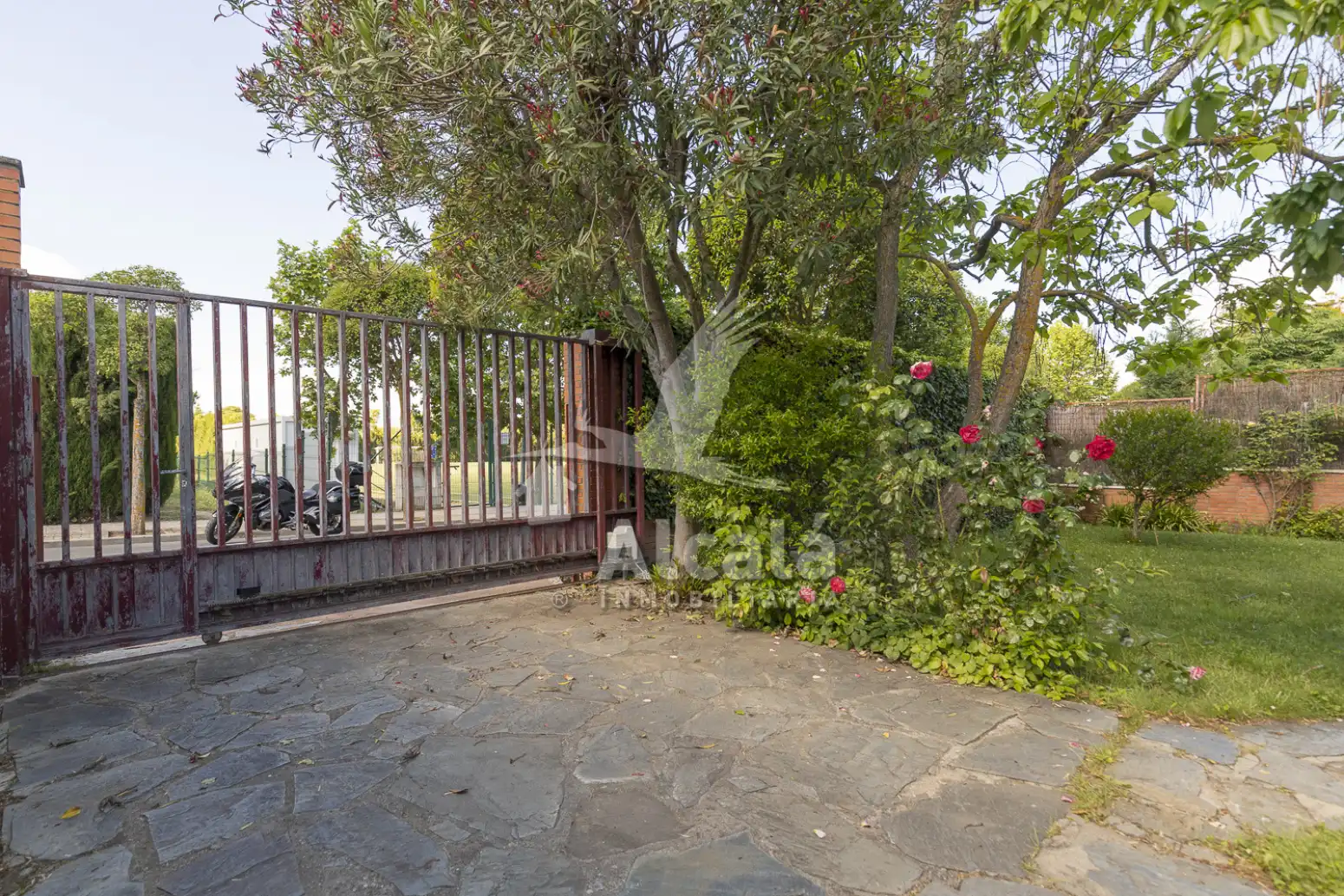 Jardín de Casa adosada en venta en Villalbilla con Aire acondicionado, Calefacción y Parquet