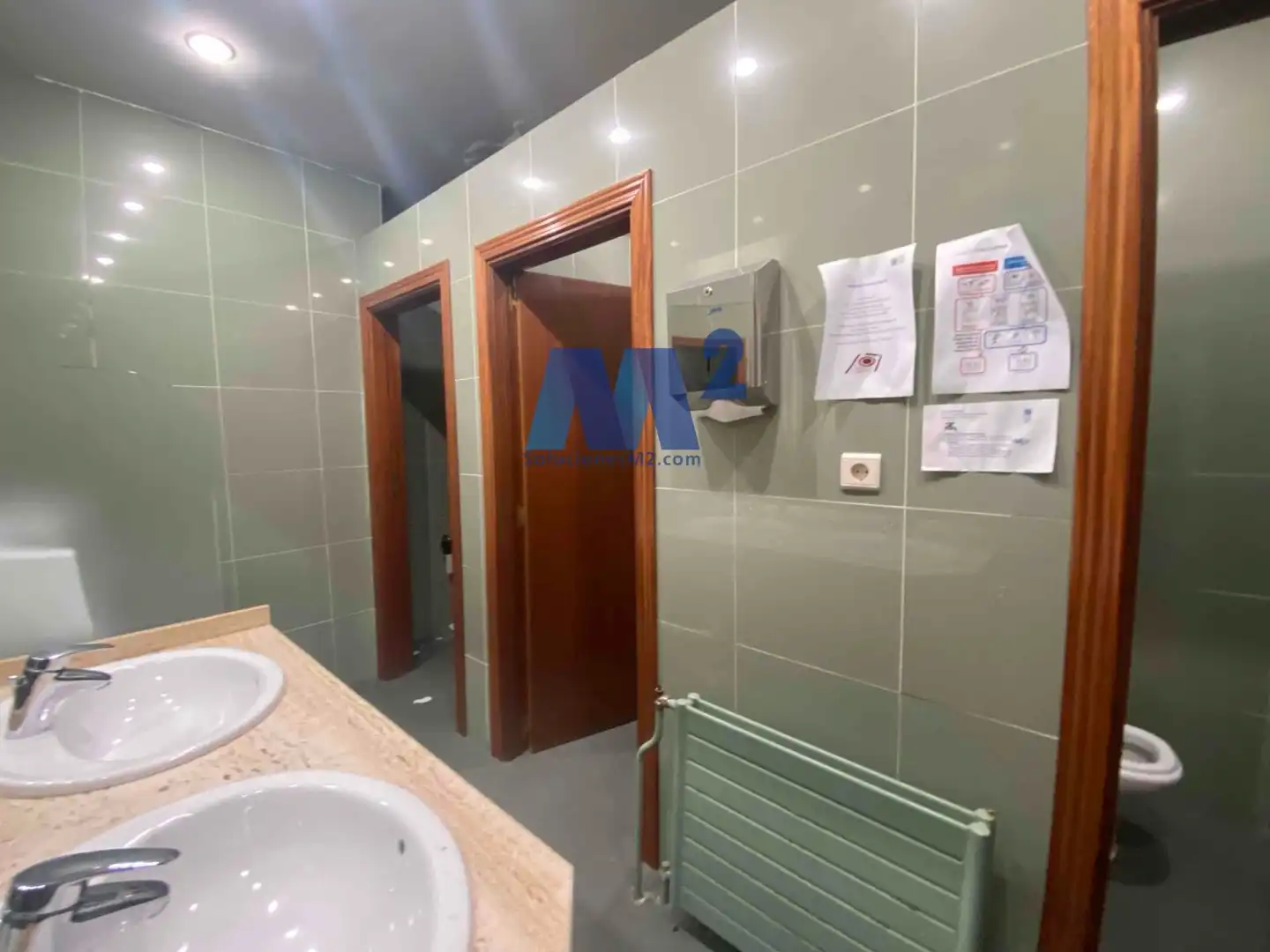 Badezimmer von Fabrikhallen zum Verkauf in Tres Cantos