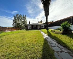 Exterior view of House or chalet for sale in Badajoz Capital  with Air Conditioner, Heating and Private garden