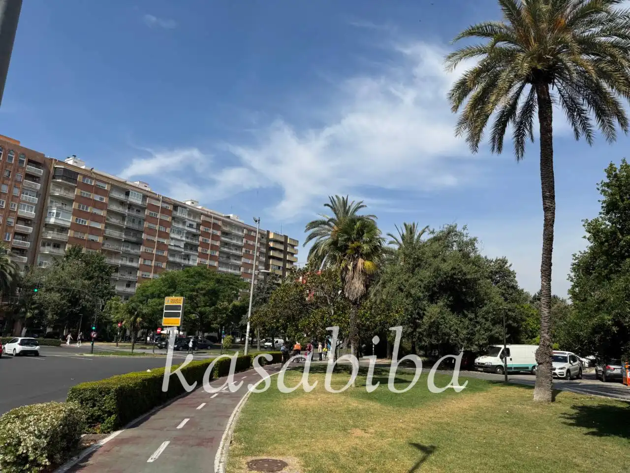 Vista exterior de Piso en venta en Valencia con Aire acondicionado y Balcón