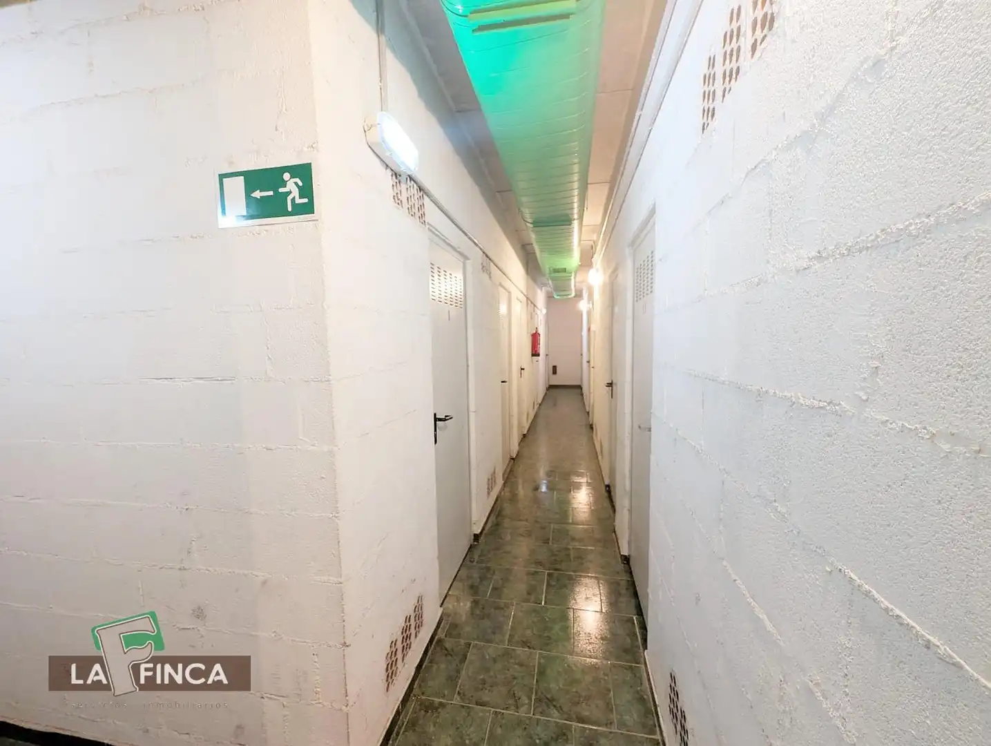 Apartament en venda en Oviedo  amb Calefacció, Traster i Moblat