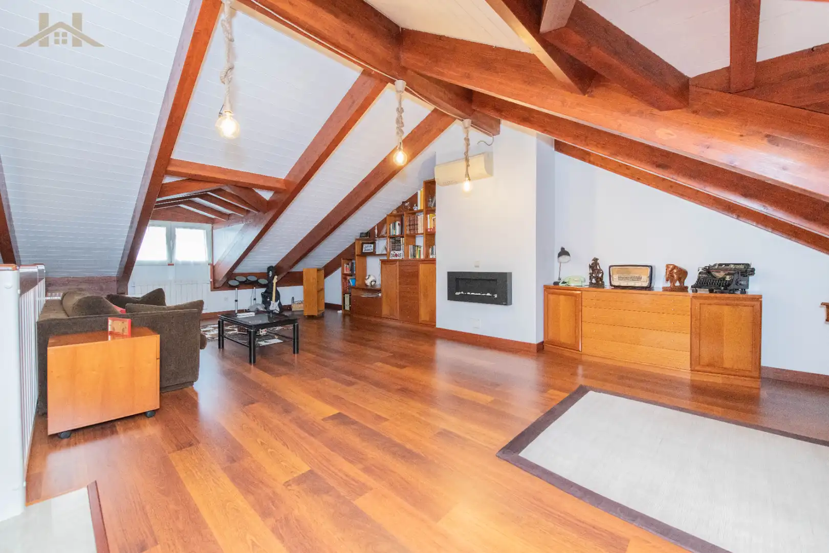 Sala d'estar de Casa adosada de lloguer en Boadilla del Monte amb Aire condicionat, Calefacció i Jardí privat