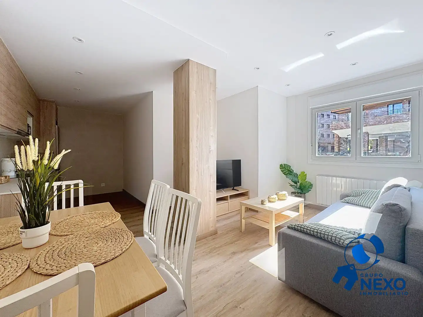 Sala d'estar de Apartament de lloguer en Gijón  amb Calefacció, Traster i Moblat