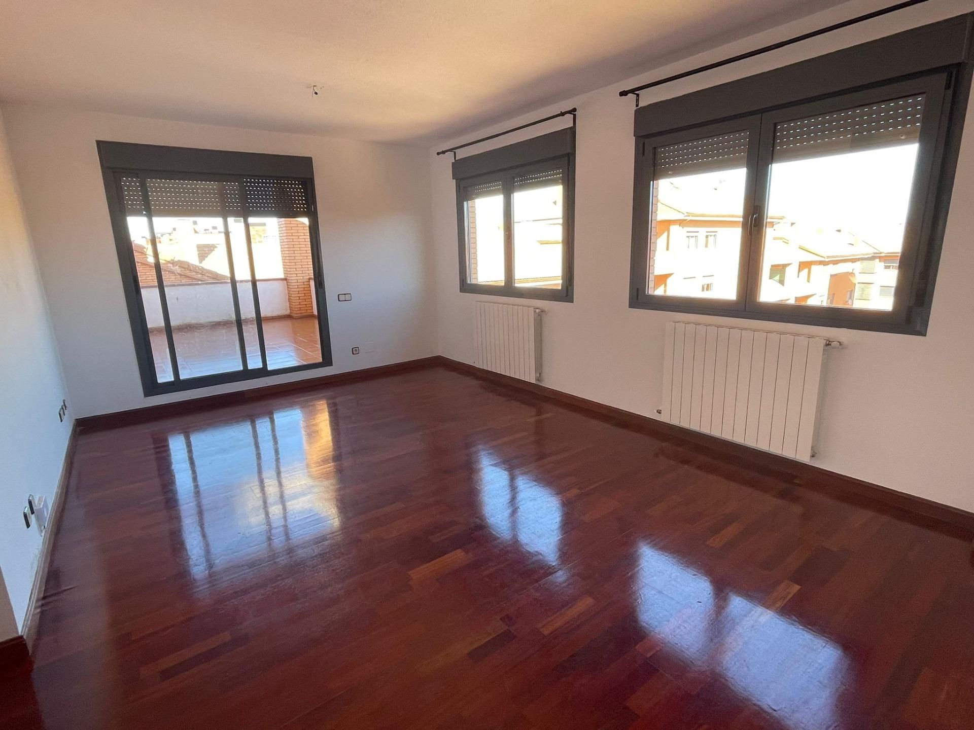 Pis en venda a Avenida MARIA MOLINER, 5, Yebes - Valdeluz