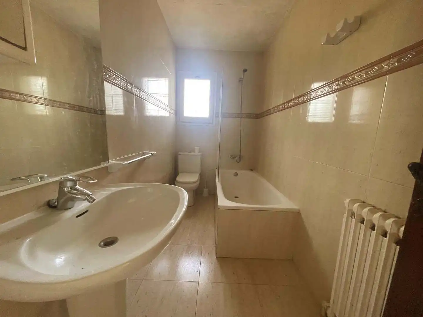 Badezimmer von Einfamilien-Reihenhaus zum Verkauf in Lloret de Mar mit Terrasse