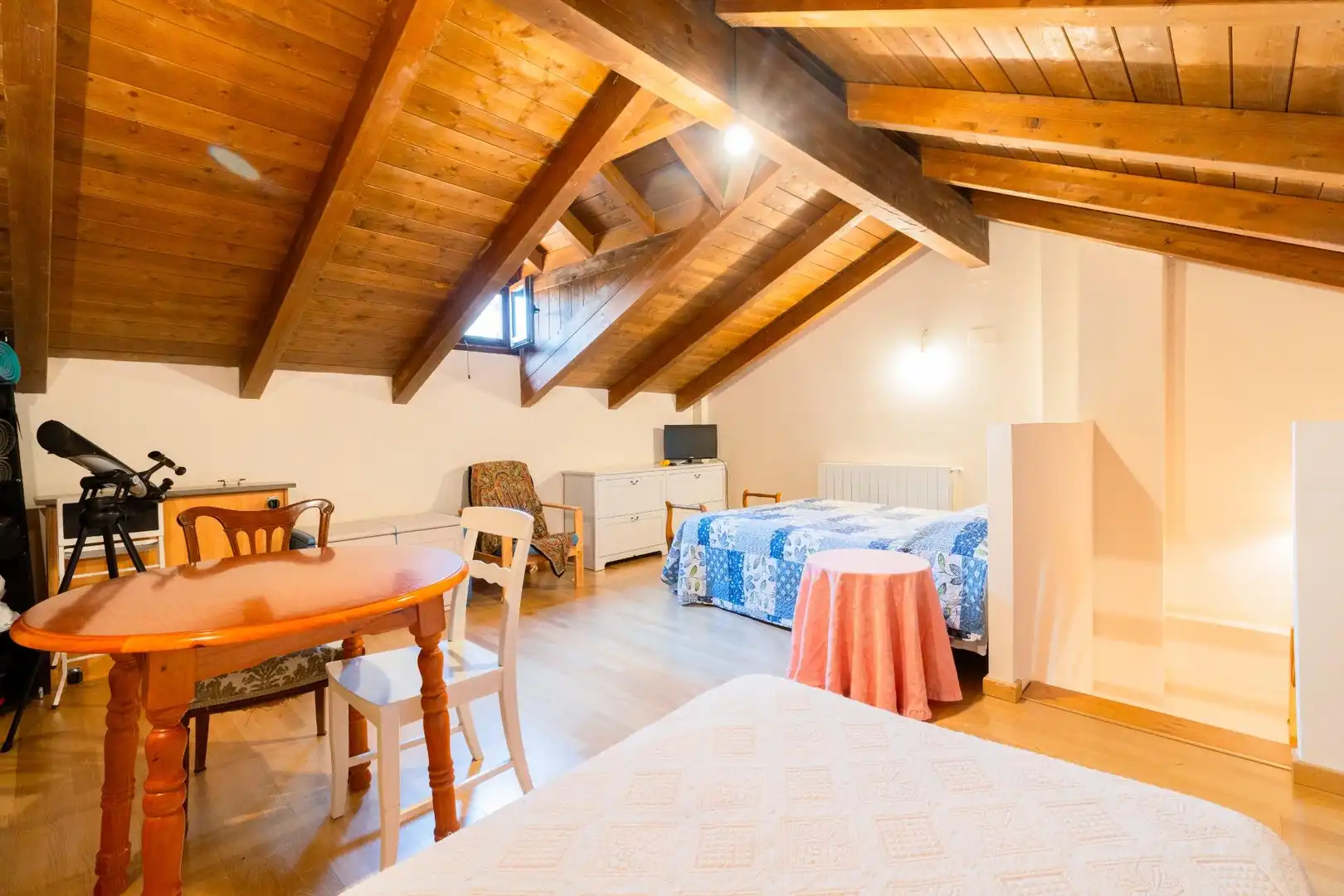 Habitación de Casa adosada en venta en Biescas con Calefacción, Jardín privado y Amueblado