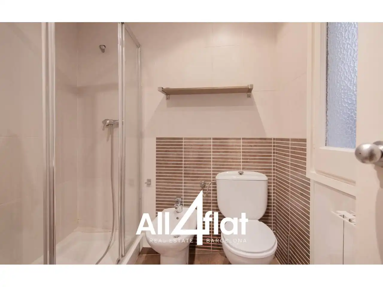 Bathroom of Apartments for sale in Barcelona  with Heating, Furnished and Balcony