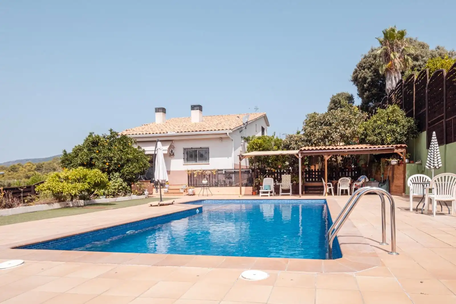 Detached house with pool for sale in c de la garça, imagen 2