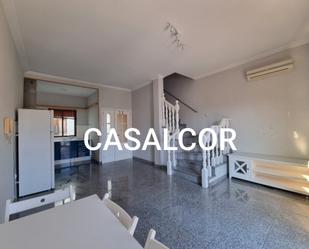 Living room of Duplex to rent in Mairena del Alcor  with Air Conditioner, Terrace and Balcony