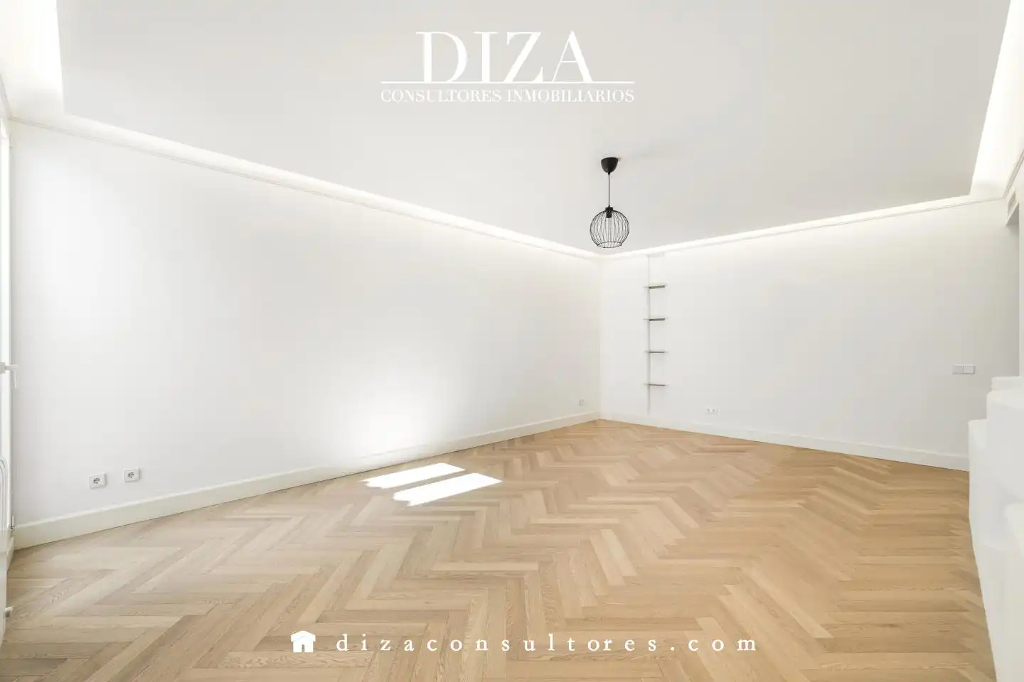 Exterior view of Flat for sale in Madrid  with Air Conditioner, Heating and Parquet flooring