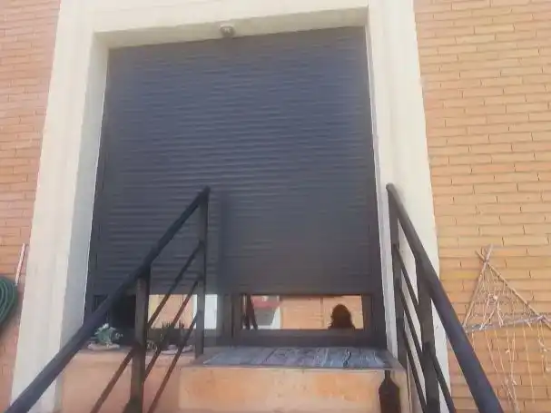 Vista exterior de Pis en venda en Azuqueca de Henares amb Aire condicionat i Piscina