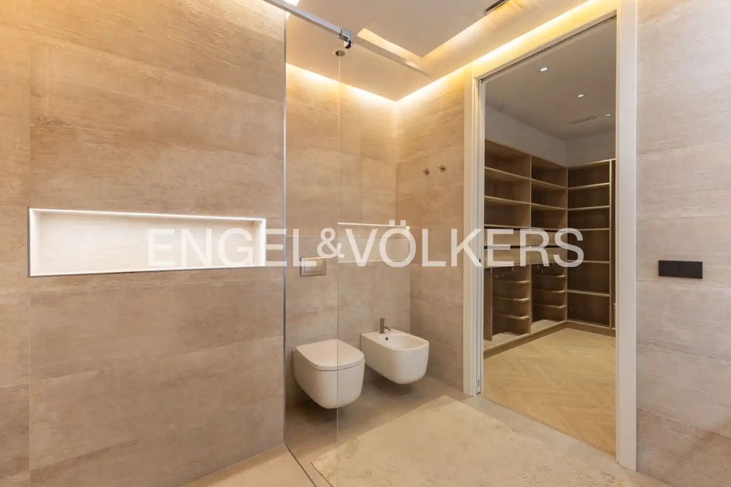 Badezimmer von Wohnung zur Miete in Ciutat Vella 