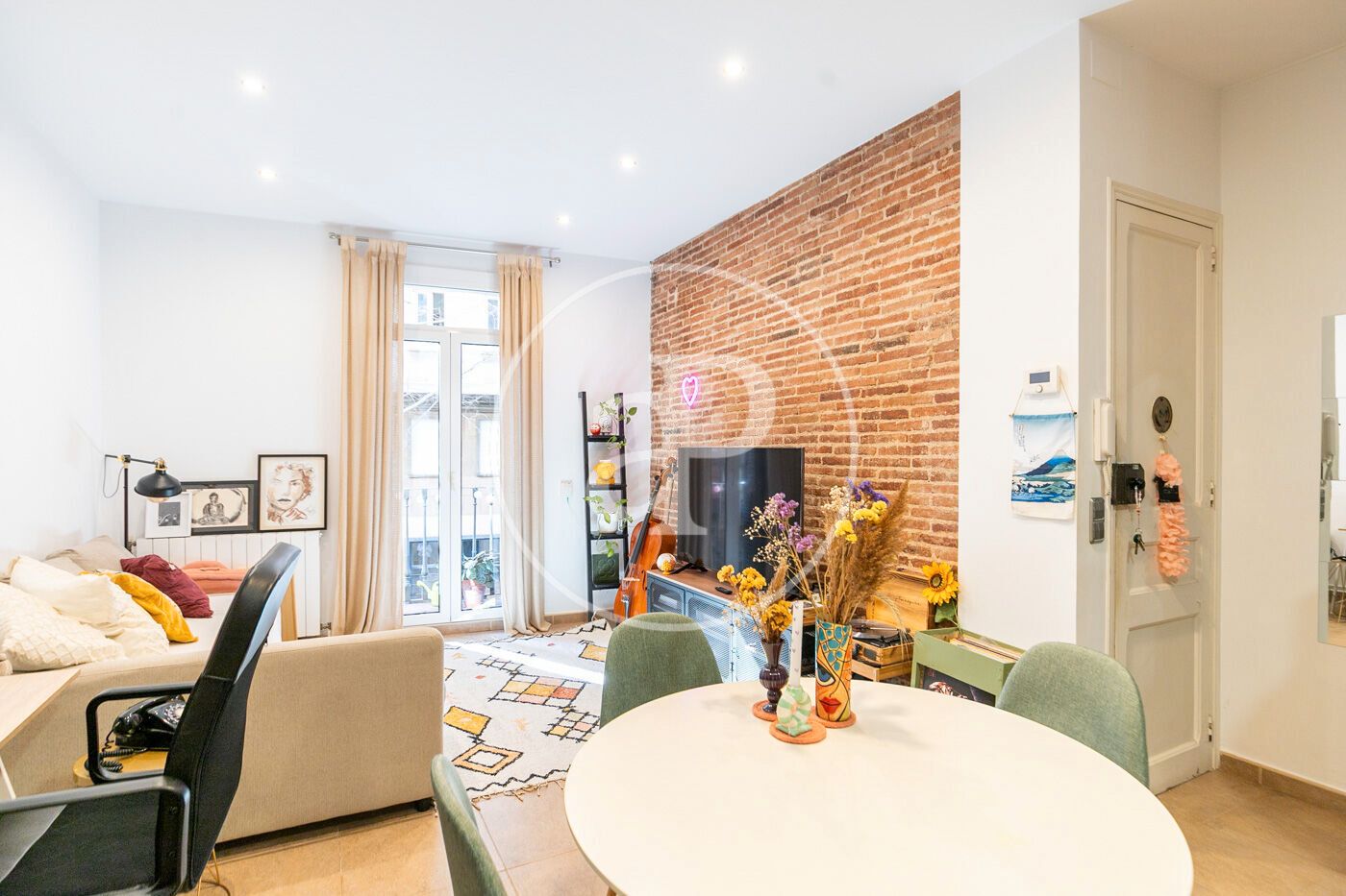 Living room of Flat for sale in  Barcelona Capital  with Air Conditioner, Heating and Balcony