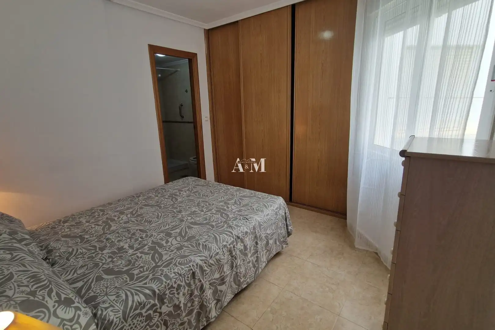 Schlafzimmer von Wohnung zur Miete in Torrevieja mit Klimaanlage, Heizung und Terrasse