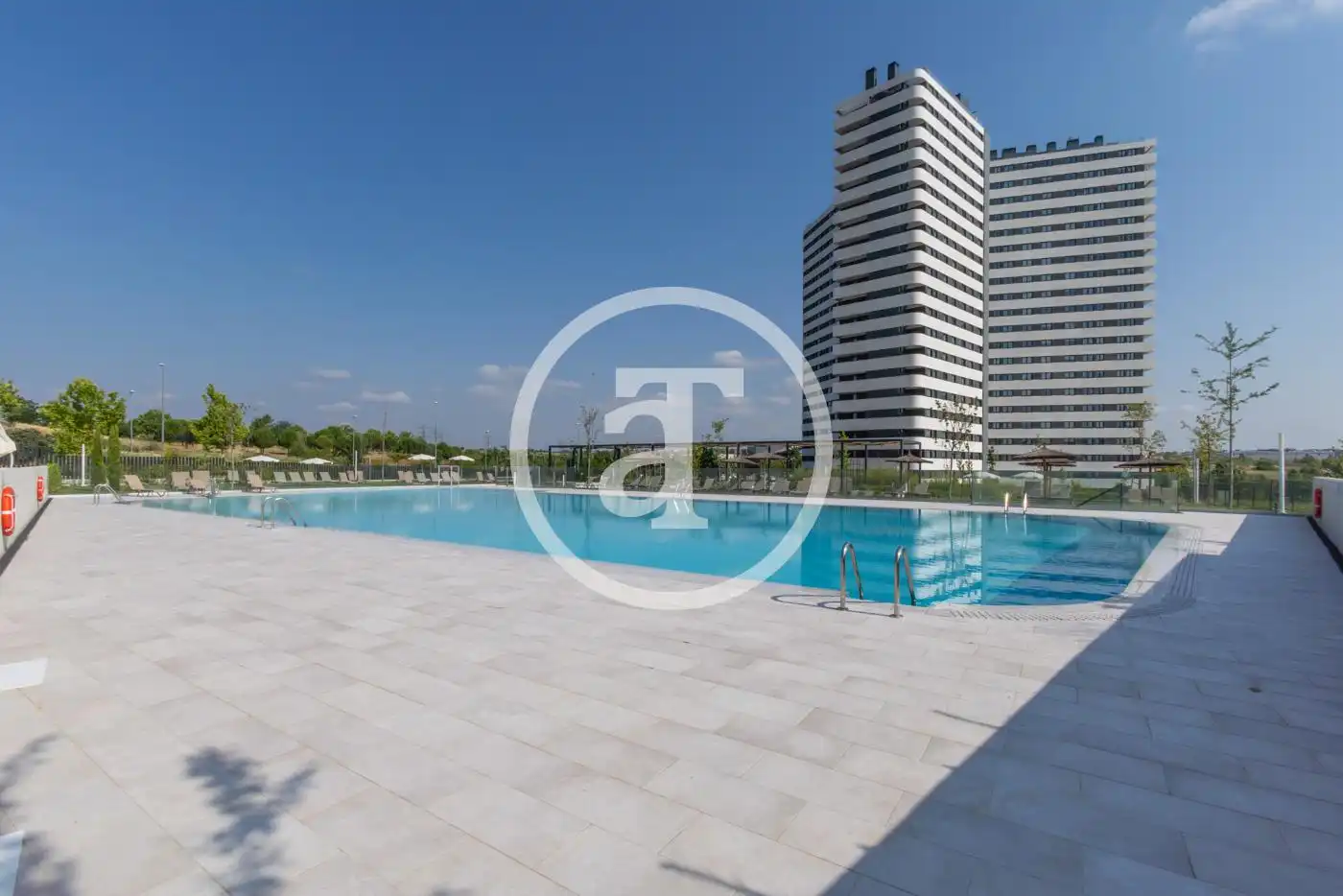 Schwimmbecken von Wohnung zur Miete in Alcobendas mit Klimaanlage, Heizung und Möbliert