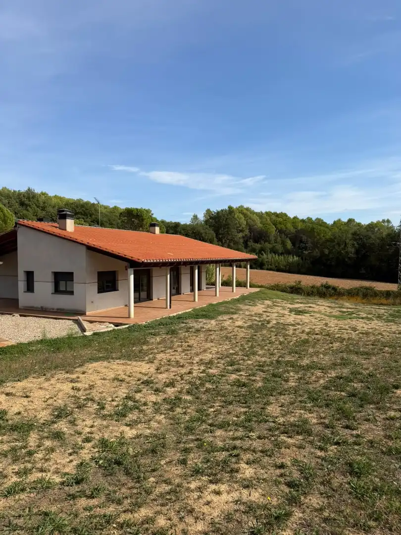 Exterior view of Houses for rent in Serinyà, Girona