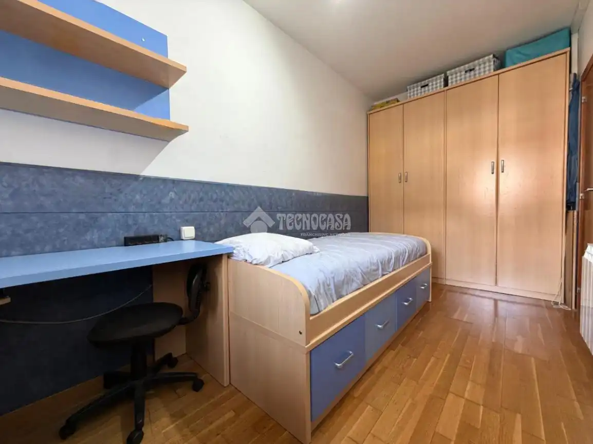 Habitación de Piso en venta en Badalona con Aire acondicionado, Trastero y Balcón