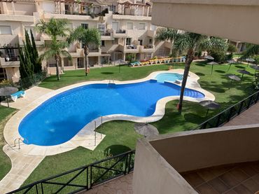 Appartement compact avec piscine à vendre à Ur Duquesa Fairways