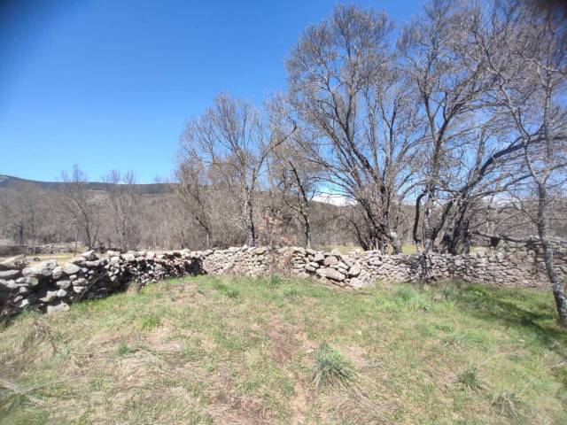 Terreno industrial en Venta en Barrio, 9 en Navarredonda y San Mamés