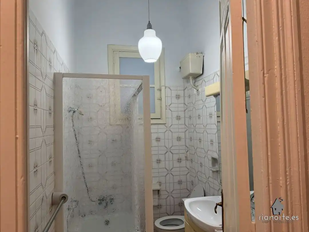 Badezimmer von Wohnung zum Verkauf in Ribadesella mit Heizung
