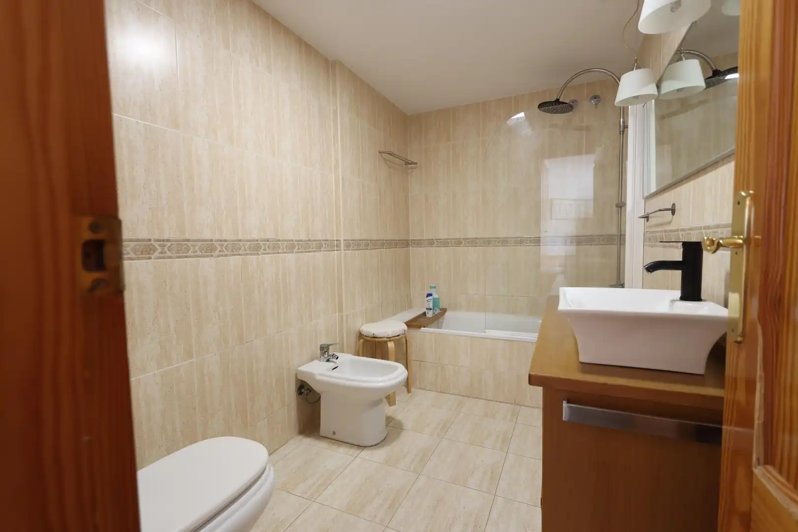 Baño de Ático en venta en La Pobla de Vallbona con Calefacción, Terraza y Trastero