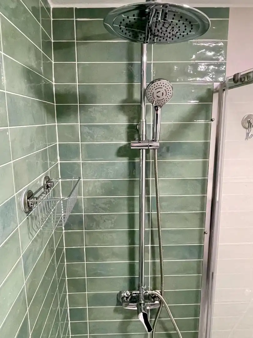 Baño de Piso de alquiler en Oviedo  con Amueblado
