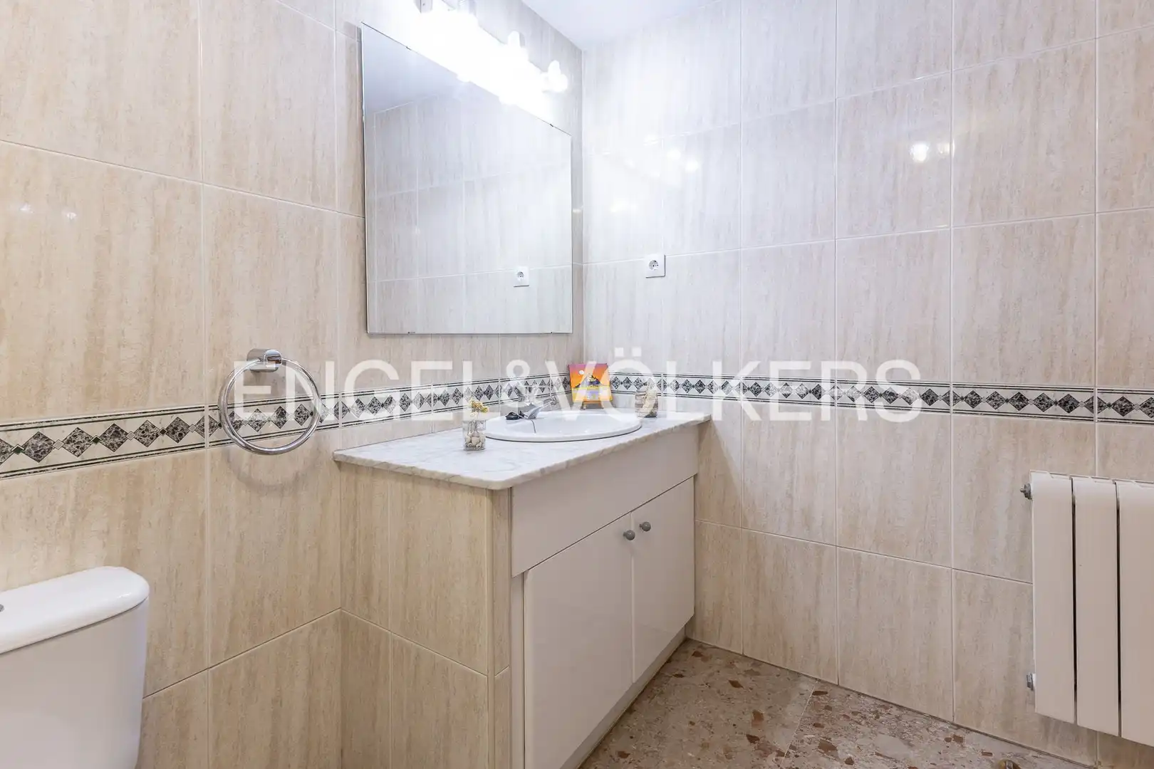 Baño de Piso en venta en Terrassa con Aire acondicionado, Calefacción y Terraza
