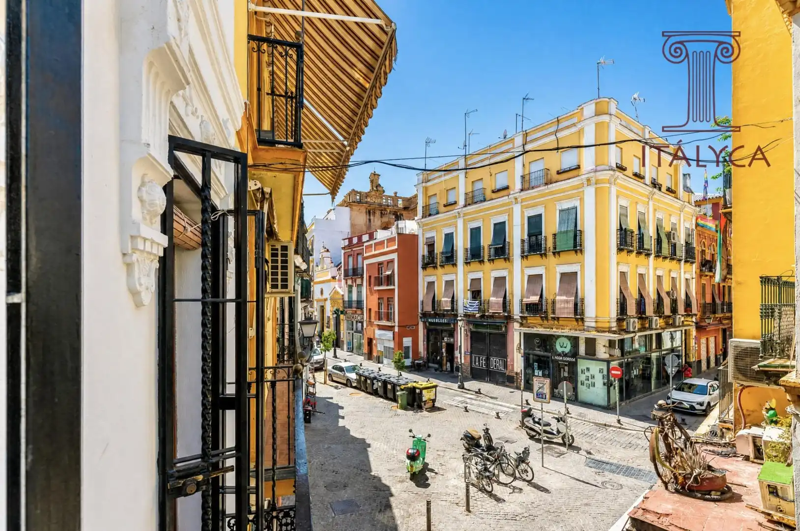 Vista exterior de Pis en venda en Sevilla amb Aire condicionat, Calefacció i Balcó