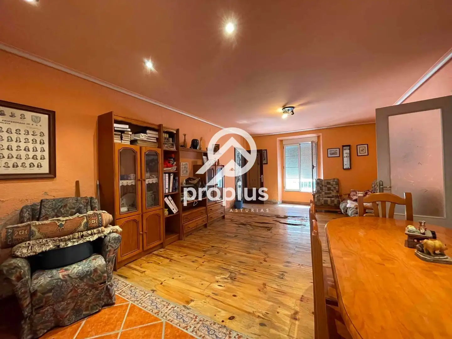 Chalet con terraza en venta en Nueva, imagen 43