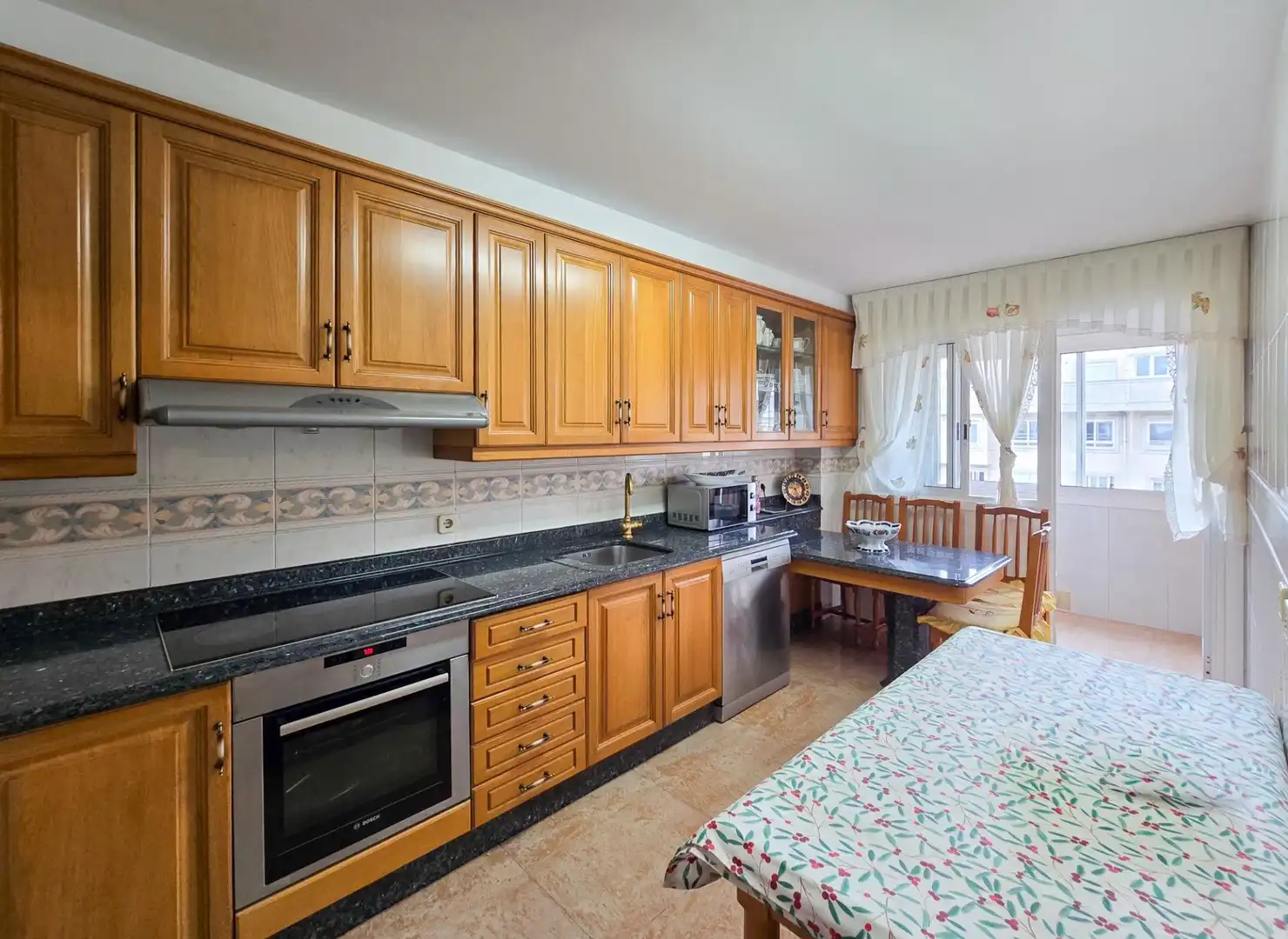 Cocina de Dúplex en venta en A Coruña Capital  con Calefacción, Parquet y Terraza