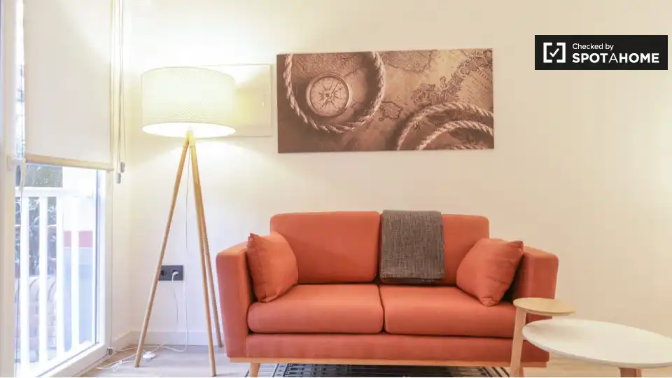 Living room of Flat for rent in Madrid  with Air Conditioner, Heating and Furnished