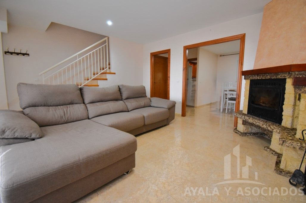 Sala d'estar de Casa o xalet en venda en La Unión amb Aire condicionat, Calefacció i Jardí privat