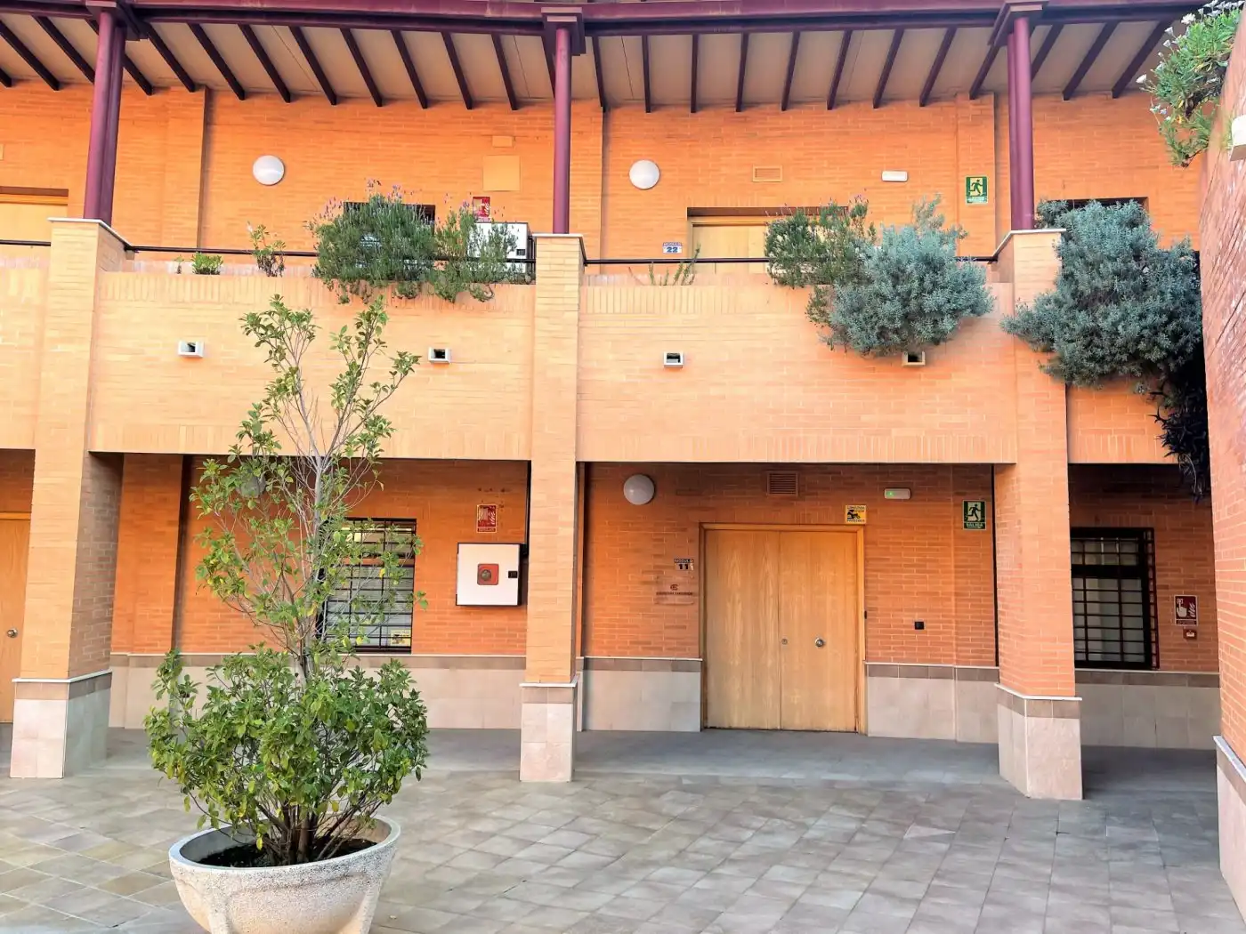Außenansicht von Büro zur Miete in Sevilla