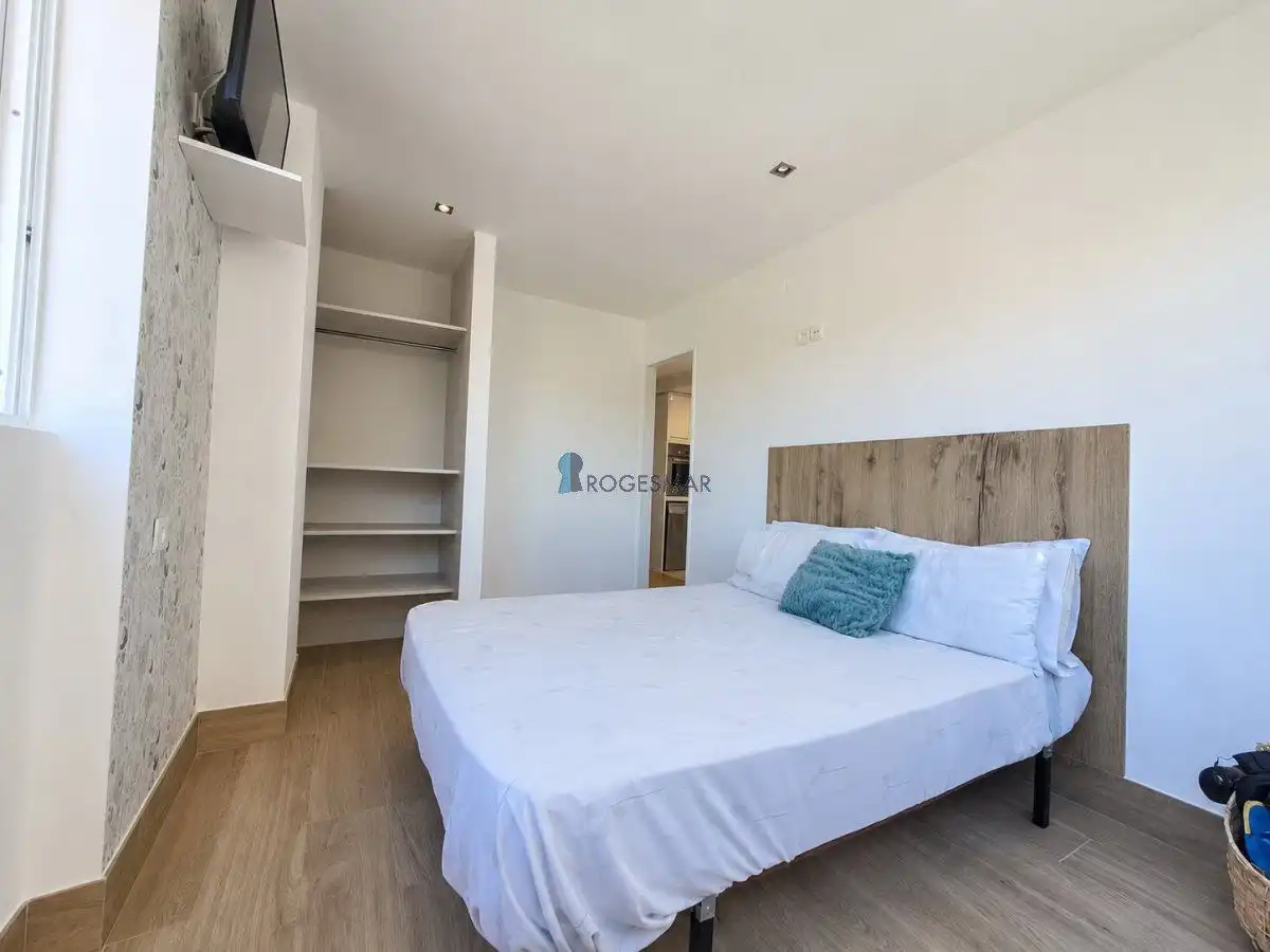 Dormitori de Apartament en venda en Benicasim / Benicàssim amb Traster, Moblat i Piscina comunitària