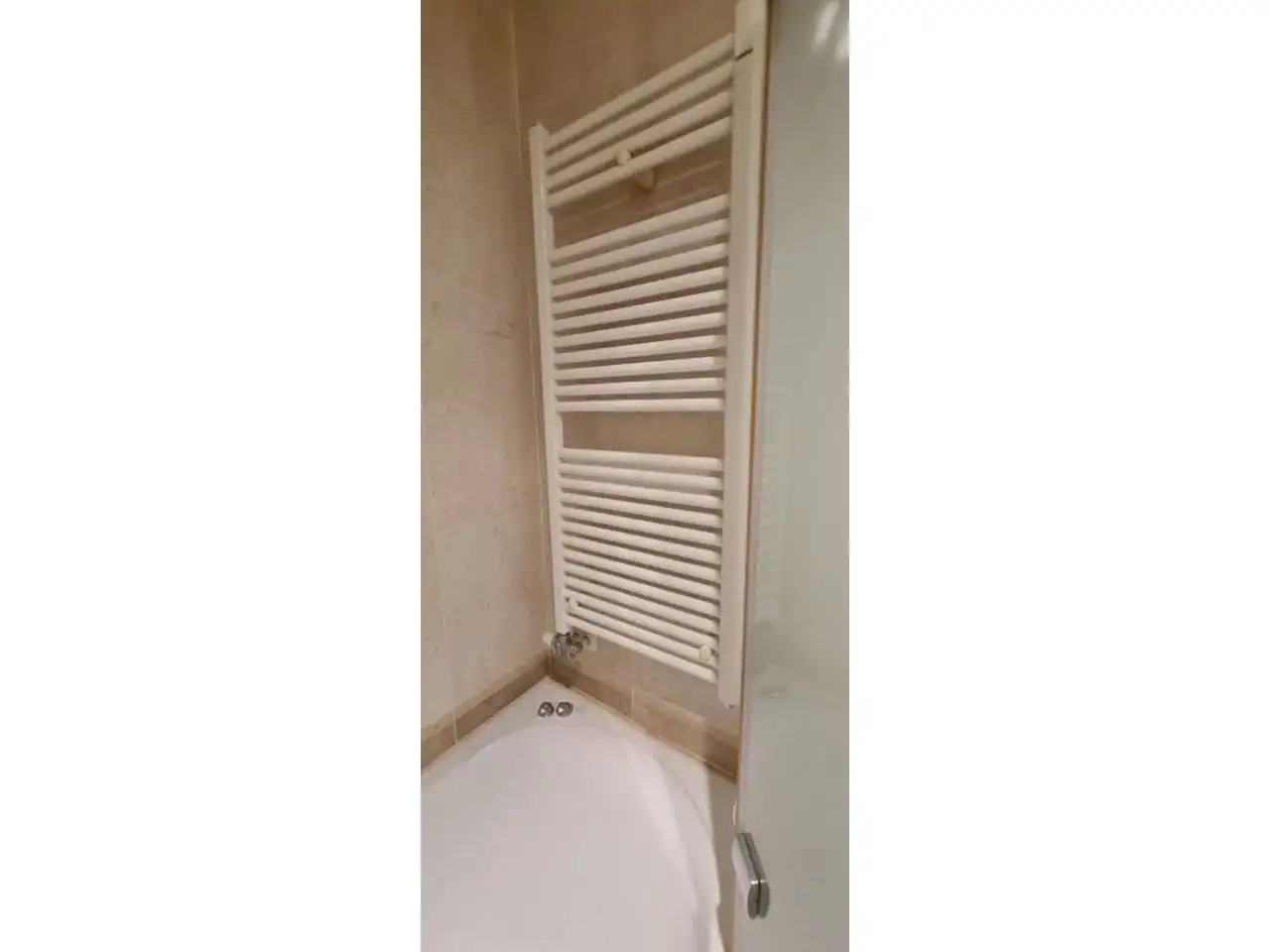 Bathroom of Apartments for rent in  Logroño  with Heating, Parquet flooring and Furnished
