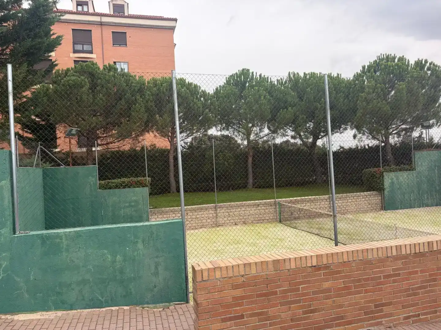 Aparcament de Pis en venda en Ávila Capital amb Piscina