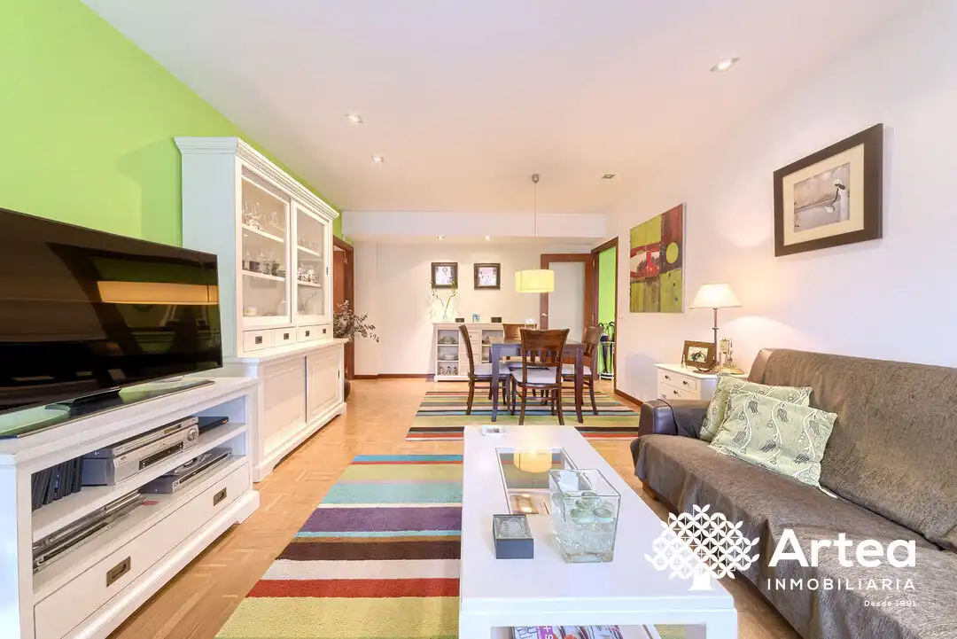 Sala de estar de Piso en venta en Bilbao  con Calefacción y Trastero
