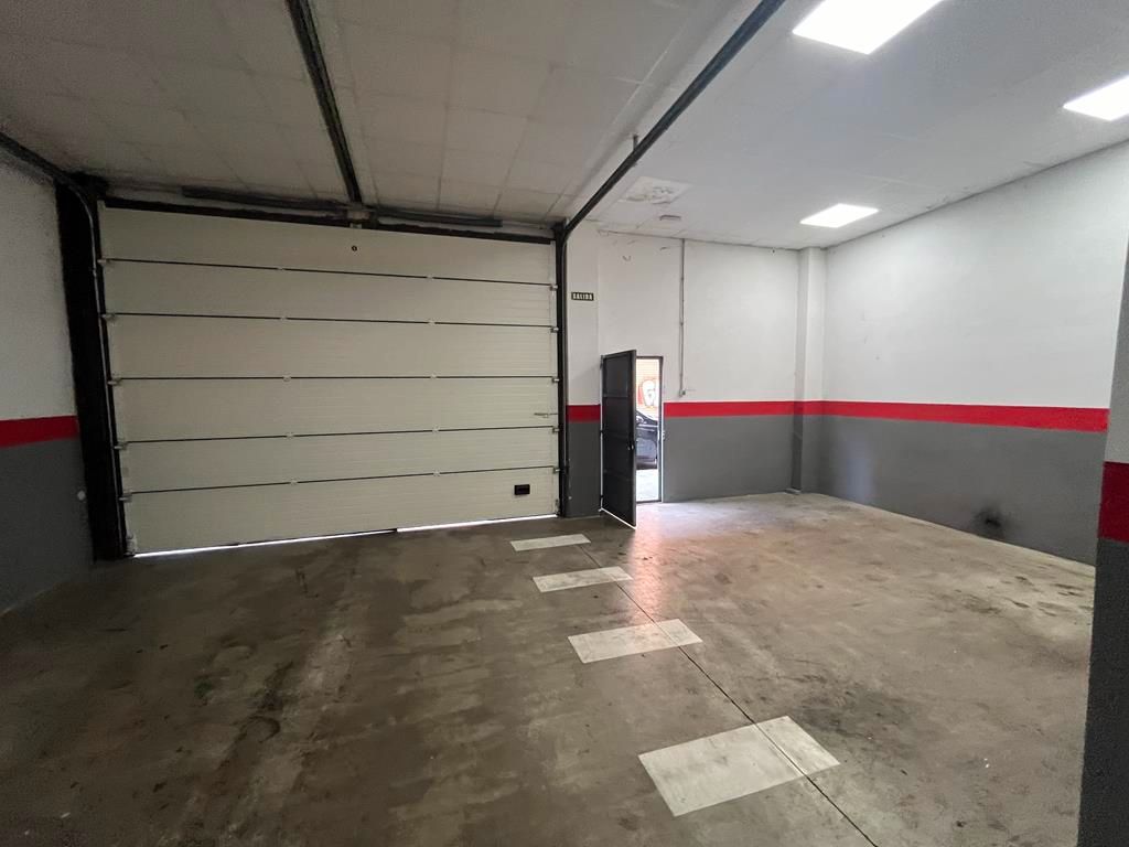 Local en venda a Calle Juan de Toledo, 19, Industria