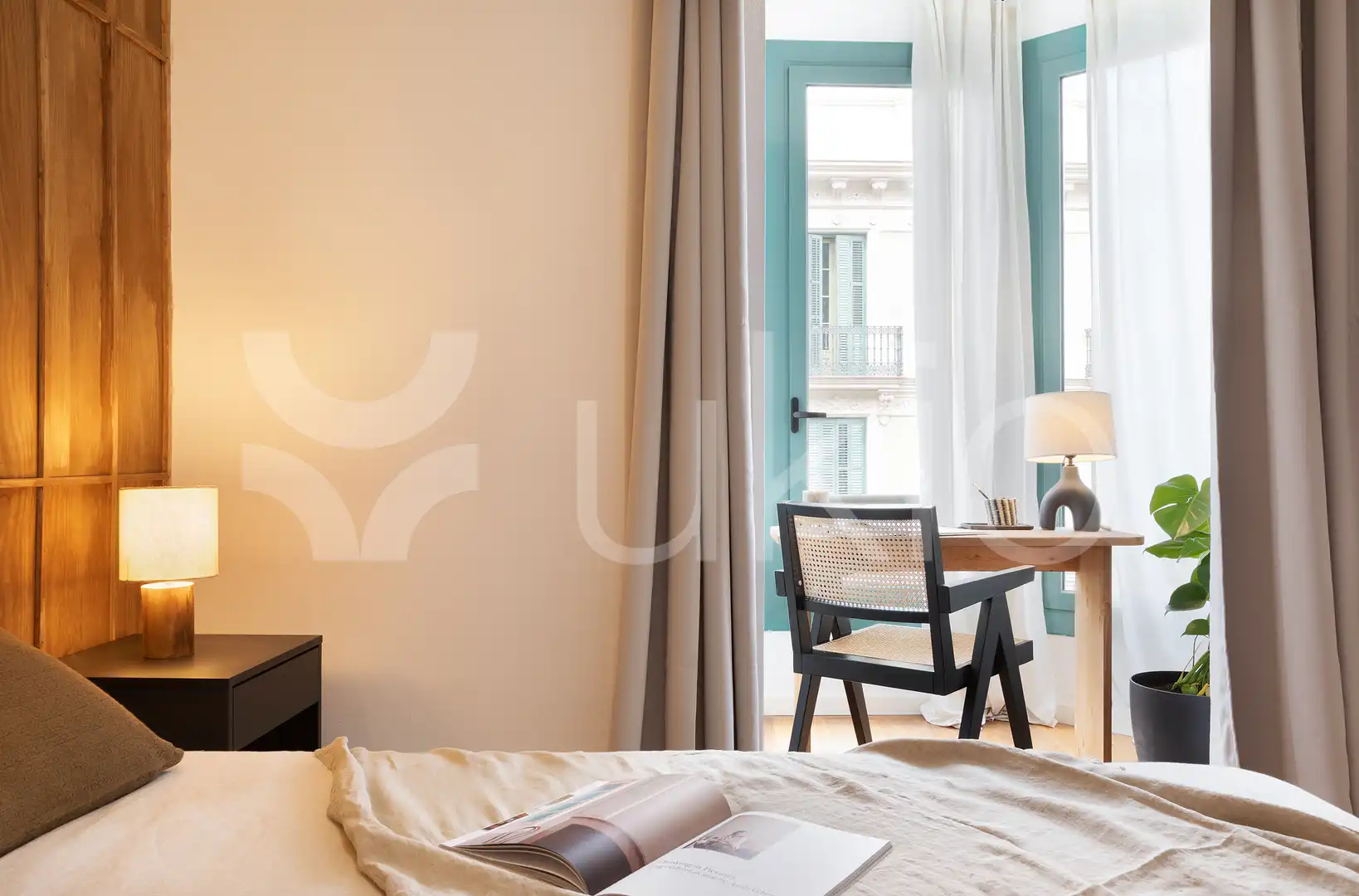 Dormitori de Apartament de lloguer en Barcelona amb Aire condicionat, Calefacció i Moblat
